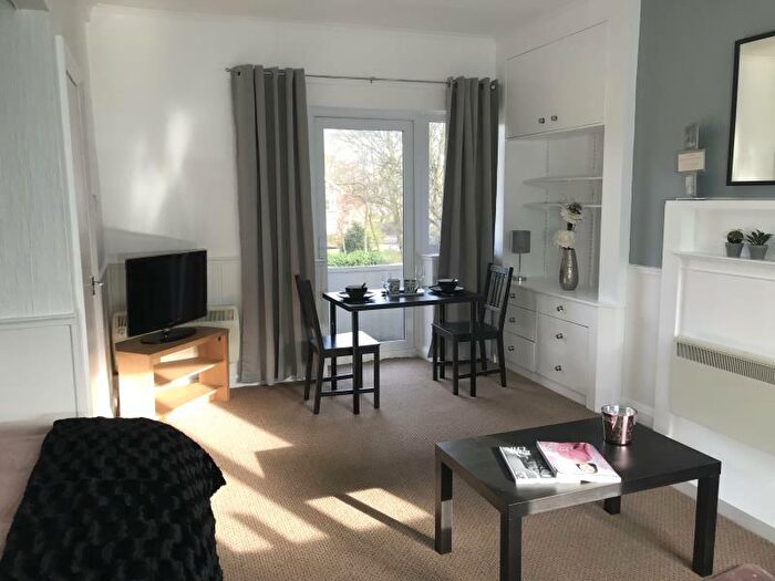 Flat To Rent In Cumberland Court, LS6