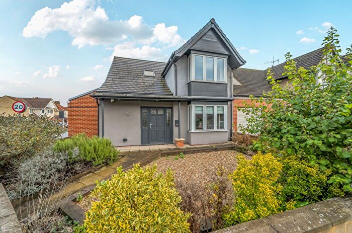 3 Bedroom Detached House For Sale In Drove Road, Old Walcot, Swindon, SN1