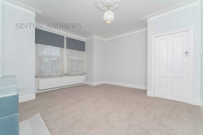 2 Bedroom Flat To Rent In Gff, Seaford Road, Ealing W13