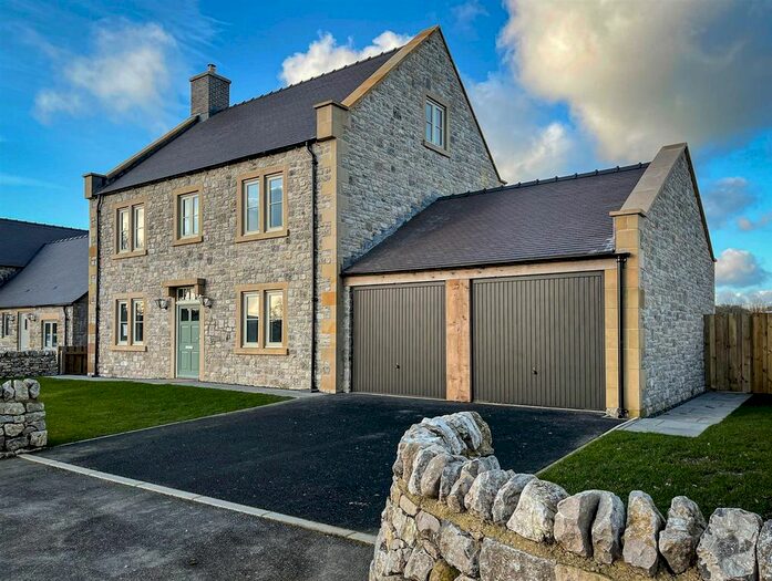 4 Bedroom Link Detached House For Sale In Dairy Close, Hartington, Buxton, SK17