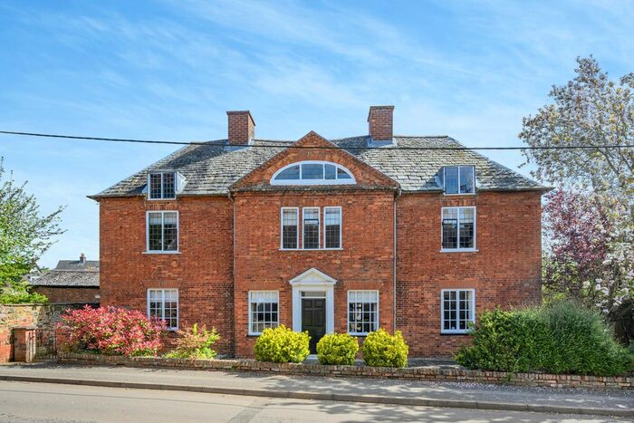5 Bedroom Detached House For Sale In High Street Guilsborough, Northamptonshire, NN6