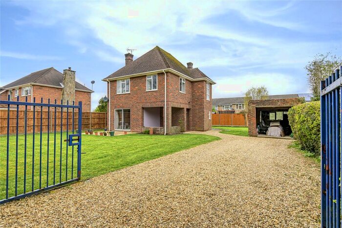 3 Bedroom Detached House To Rent In Pinks Hill, Wood Street Village, Guildford, GU3