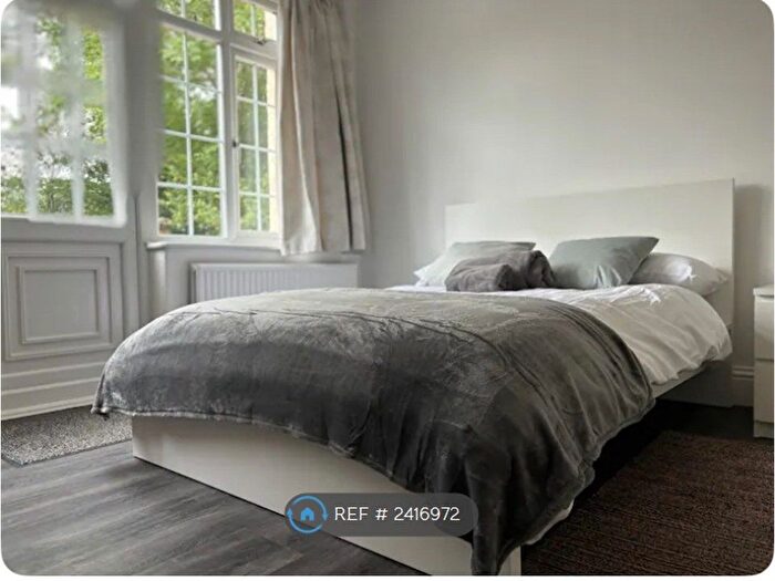 1 Bedroom Property To Rent In Brentmead Place, London, NW11