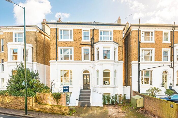 2 Bedroom Flat For Sale In Richmond Road, Twickenham, TW1