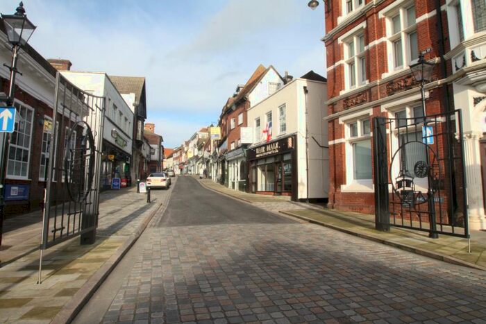 1 Bedroom Flat To Rent In High Street, Hemel Hempstead, Hertfordshire, HP1