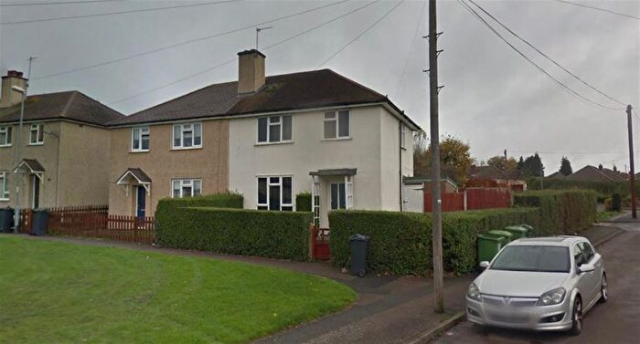 3 Bedroom Semi-Detached House For Sale In Hannah Road, Bilston, WV14