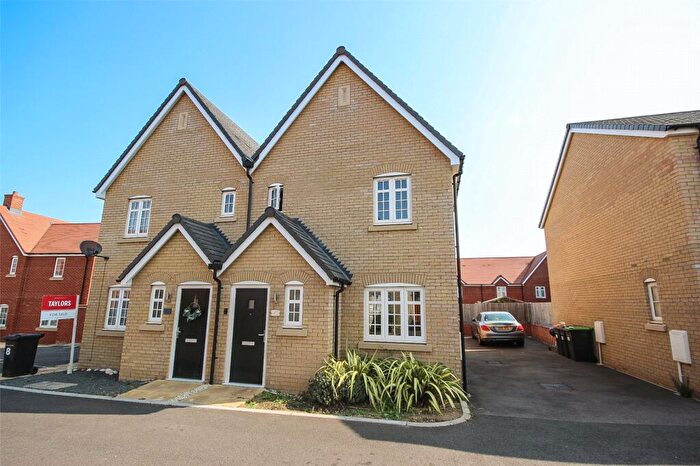 3 Bedroom Semi Detached House For Sale In Benson Close, Shortstown, Bedford, Bedfordshire, MK42