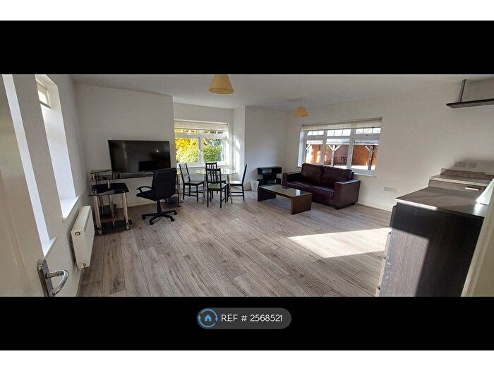 1 Bedroom Flat To Rent In Sandhills Lane, Virginia Water, GU25