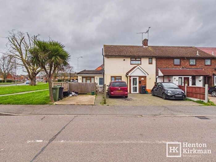 3 Bedroom End Of Terrace House For Sale In Grimston Road, Basildon, Essex, SS14