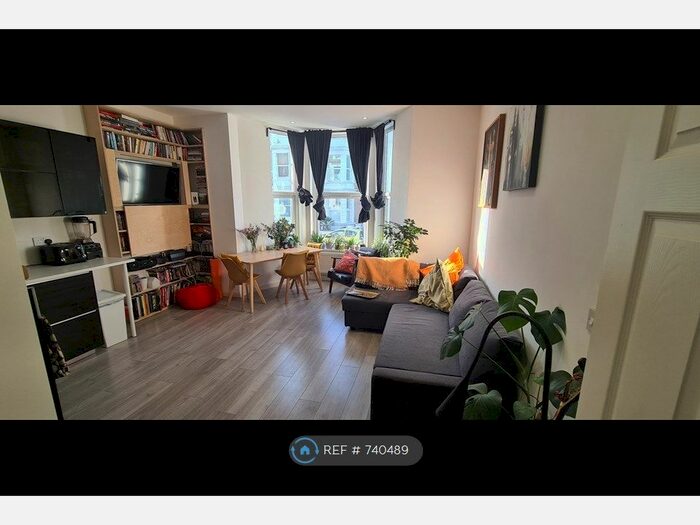 3 Bedroom Flat To Rent In Edgar Road, Kent CT9