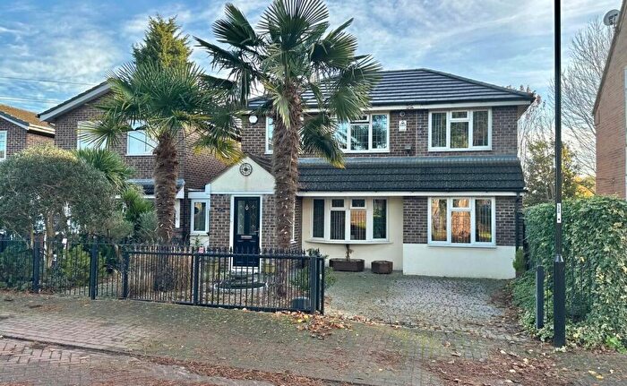 3 Bedroom Detached House For Sale In Pembury Avenue, Longford, Coventry, CV6