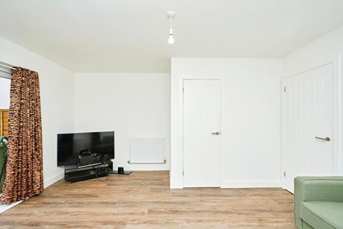 3 Bedroom End Of Terrace House For Sale In Horsebridge Hill, Newport, Isle Of Wight, PO30