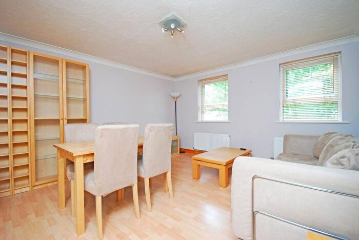 2 Bedroom Flat To Rent In Verwood Lodge, Isle Of Dogs, London, E14
