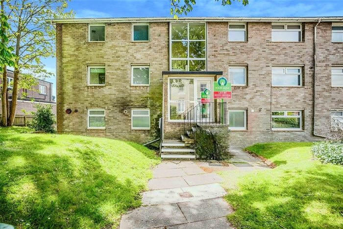 1 Bedroom Flat To Rent In Purbrook Gardens, Waterlooville, Hampshire, PO7