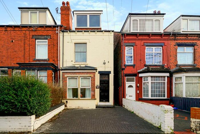 1 Bedroom Flat To Rent In Marshall Street, Crossgates, Leeds, West Yorkshire, LS15