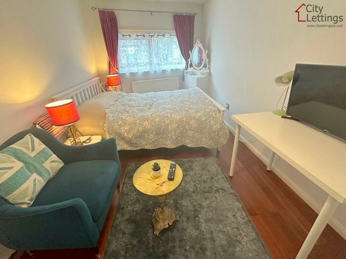 Studio To Rent In Tattershall Drive, The Park, NG7