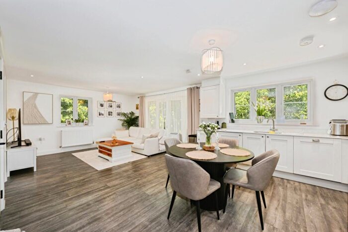 2 Bedroom Maisonette For Sale In Woodpecker Gardens, Burgh Heath, Tadworth, Surrey, KT20