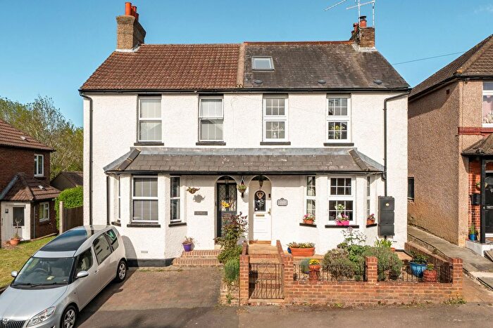 3 Bedroom Semi-Detached House For Sale In Alexandra Road, Warlingham, CR6