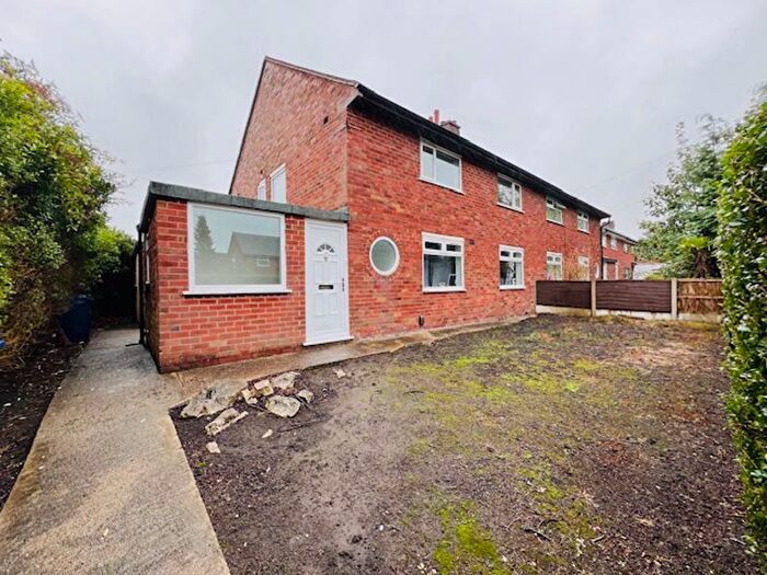 2 Bedroom Flat For Sale In Parrock Close, Penwortham, Preston, PR1