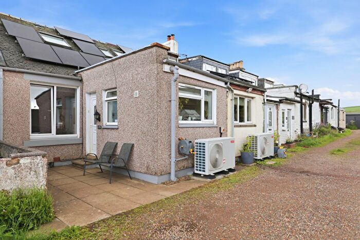 2 Bedroom Cottage For Sale In Viewfield Road, Tarbrax, West Calder, EH55