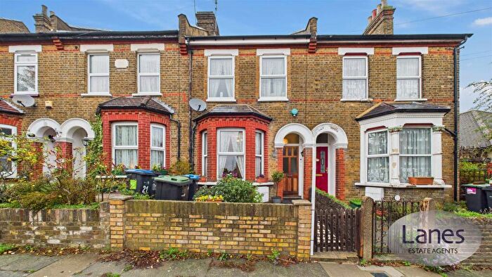 3 Bedroom Terraced House For Sale In Brodie Road, Enfield, EN2