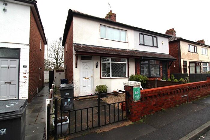 3 Bedroom Semi Detached House For Sale In Ruskin Avenue, Leyland, Lancashire, PR25