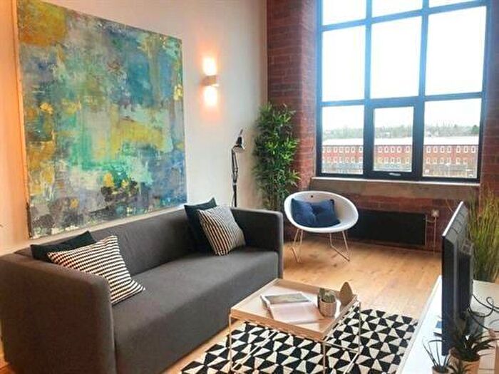 2 Bedroom Apartment To Rent In Elisabeth Mill, Reddish, SK5