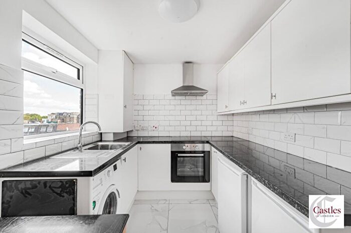 1 Bedroom Flat To Rent In Mohr Court, Wood Green, N22