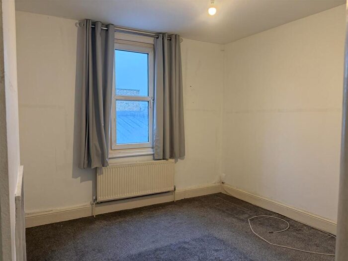 2 Bedroom Flat To Rent In Muirkirk Road, London, SE6