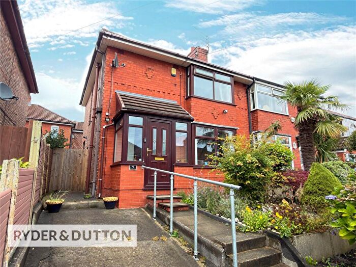 3 Bedroom Semi-Detached House For Sale In Hillside Close, Manchester, Greater Manchester, M40