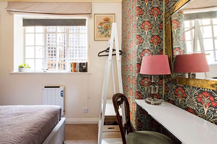 2 Bedroom Flat To Rent In Bourdon Street, Mayfair, W1K