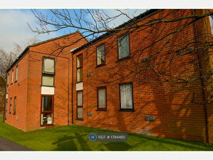 Studio To Rent In Kings Road, Guildford, GU1