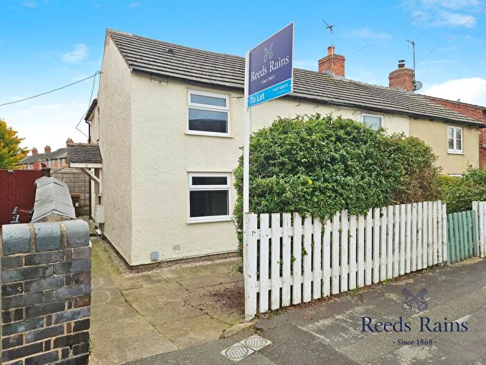 3 Bedroom End Of Terrace House To Rent In Sutton Lane, Middlewich, Cheshire, CW10