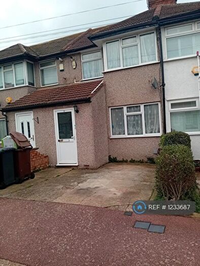 3 Bedroom Terraced House To Rent In Beam Avenue, Dagenham, RM10