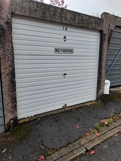 Garage / Parking To Rent In West Byfleet, Surrey, KT14