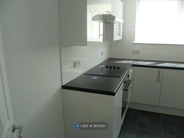 2 Bedroom Flat To Rent In Shaftesbury Road, Bournemouth, BH8