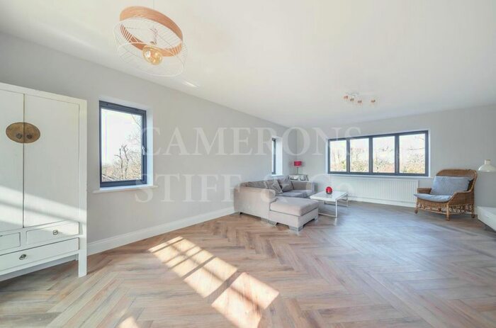 3 Bedroom Flat To Rent In Willesden Lane, London, NW2