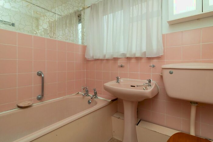 2 Bedroom Bungalow For Sale In Yeoman Gardens, Willesborough, Ashford, TN24