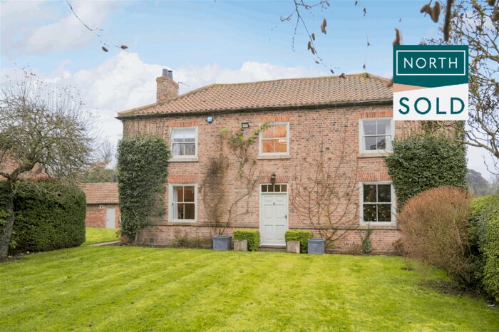 4 Bedroom Link Detached House For Sale In Midgeley Lane, Goldsborough, Knaresborough, HG5