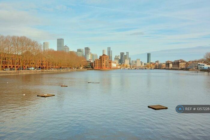 2 Bedroom Flat To Rent In Brunswick Quay, London, SE16