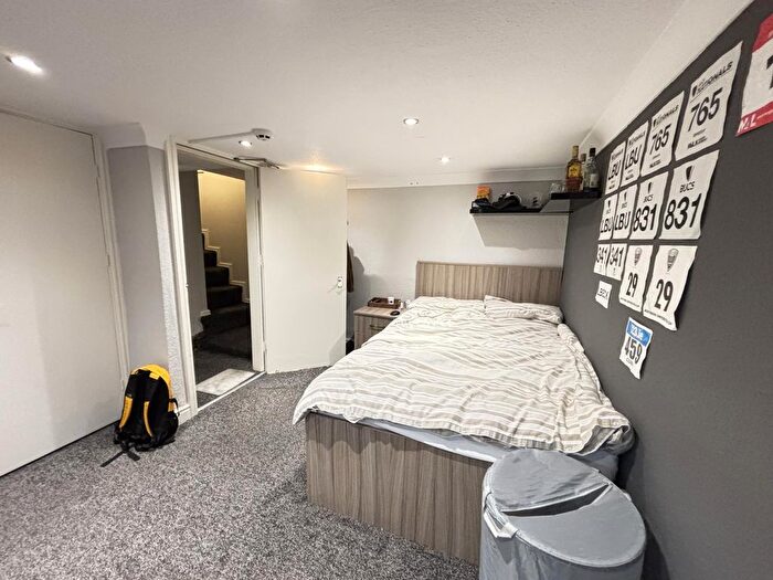 4 Bedroom Semi Detached House To Rent In Granby Terrace, Leeds, LS6