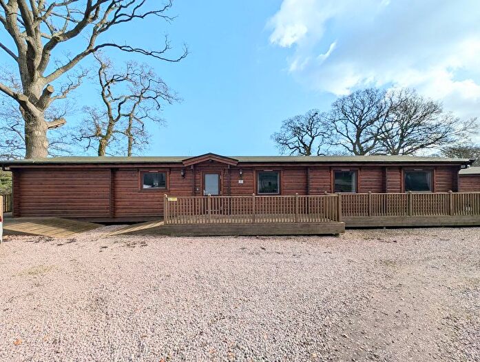 4 Bedroom Detached Bungalow For Sale In Kenwick Park, Louth, LN11