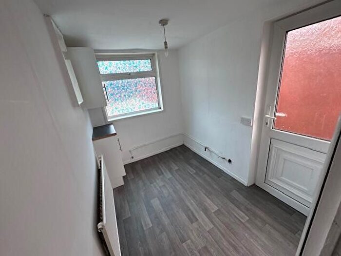 3 Bedroom Semi-Detached House To Rent In Parker Drive, Leicester, LE4