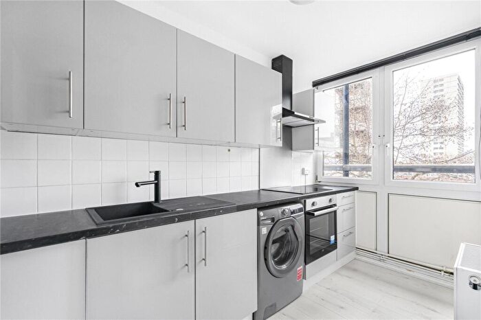 2 Bedroom Apartment To Rent In Cottage Street, London, E14