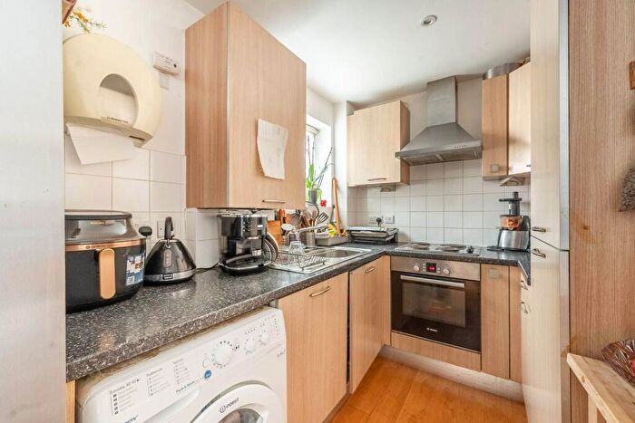 1 Bedroom Flat For Sale In Chandos Parade, Edgware, HA8