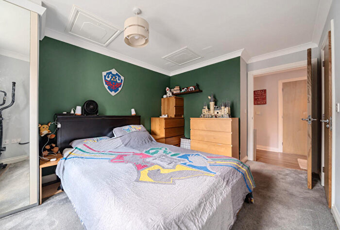 2 Bedroom Apartment For Sale In Tylehurst Drive, Redhill, Surrey, RH1