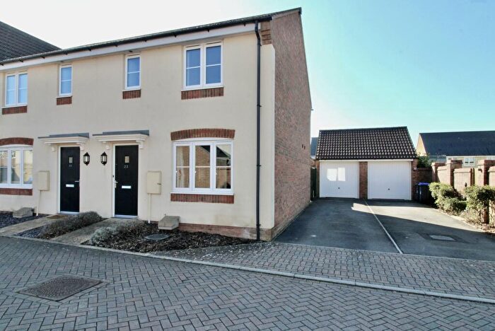 3 Bedroom Semi-Detached House For Sale In Greenfinch Close, Melksham, Wiltshire, SN12