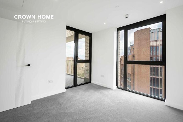 2 Bedroom Apartment To Rent In Boxwood Gardens, London Dock, E1W