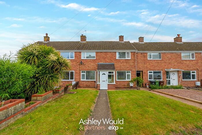 3 Bedroom Terraced House For Sale In Foxwalks Avenue, Bromsgrove, B61