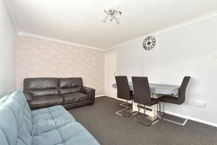 2 Bedroom End Of Terrace House For Sale In Guilford Avenue, Whitfield, Dover, Kent, CT16